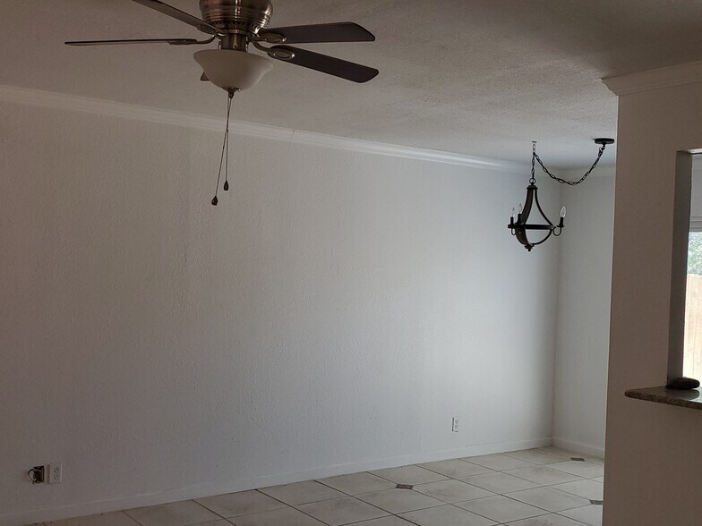 Ceiling fan - 9140 Timber Path