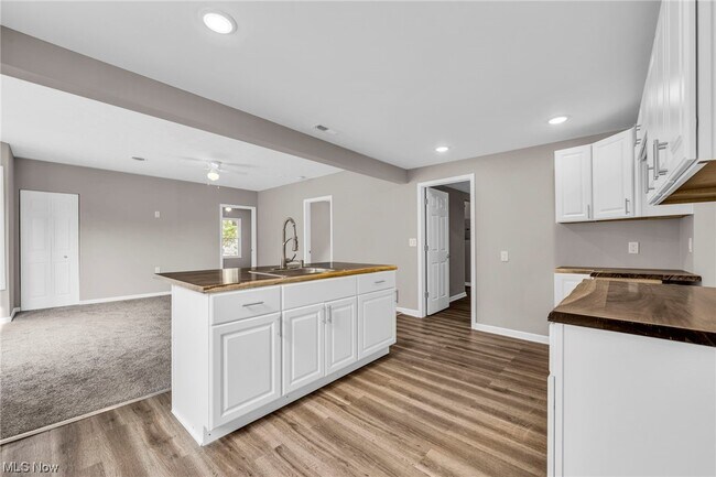 Building Photo - 3874 W 37th St