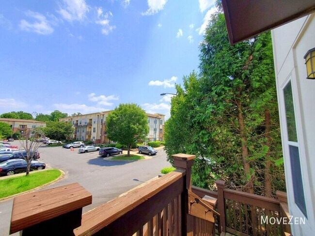 Building Photo - 827 Seigle Point Dr