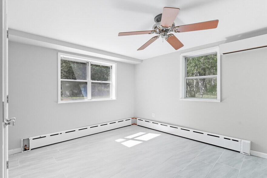 Bonus Studio - 115 Billian St