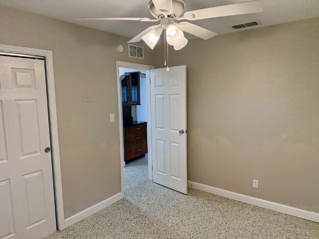 Building Photo - Single Family Home in South Tampa