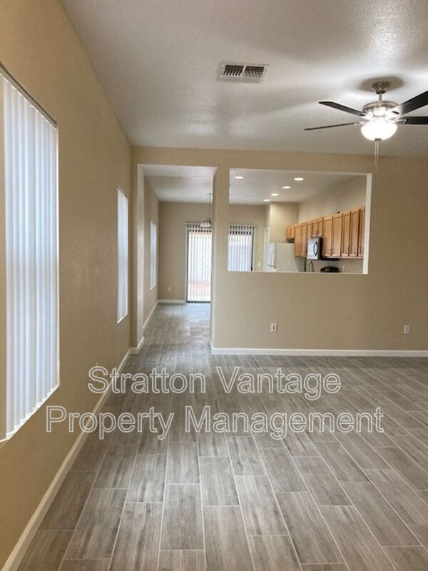 Building Photo - 1017 S Clancy Cir