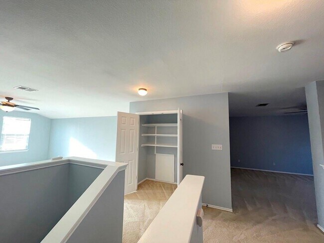 Building Photo - 9432 Castle Pines Dr