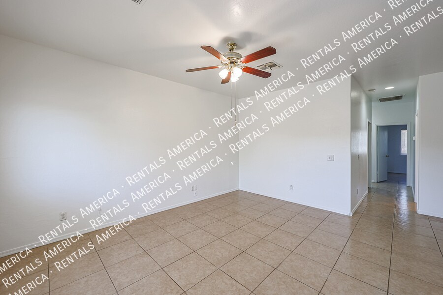 Building Photo - 6837 N 81st Dr