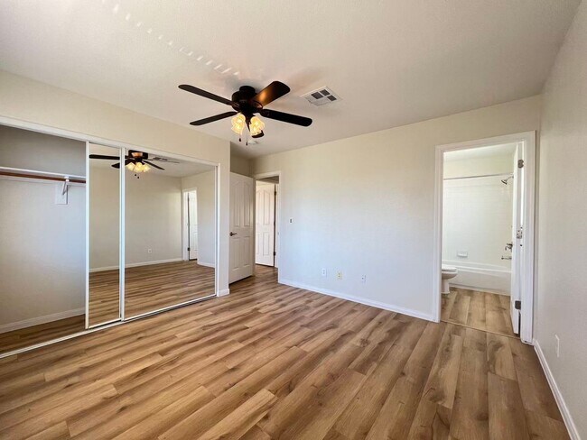 Building Photo - 9924 Antelope Canyon Ave