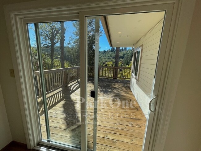 Building Photo - Spacious Home In Lafayette Hills