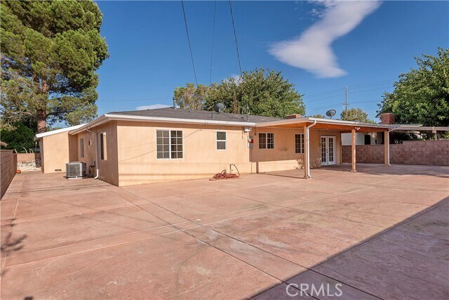 Building Photo - 43617 Fern Ave