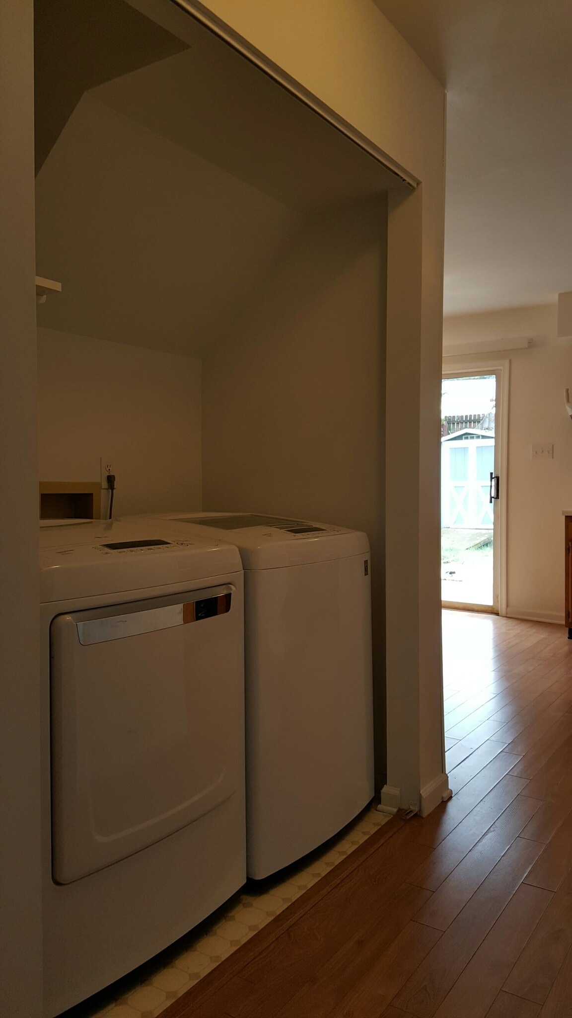 Up to date large washer and dryer! - 433 Riverside Ave