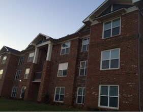 Building Photo - Avalon Chase