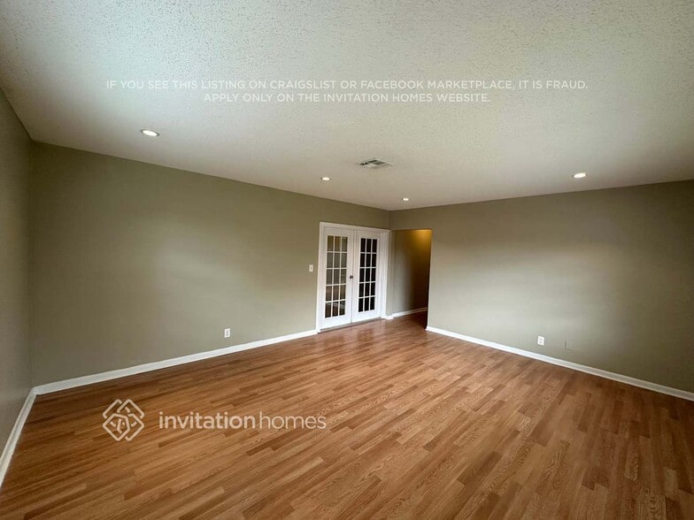 Building Photo - 5430 SW 21st St