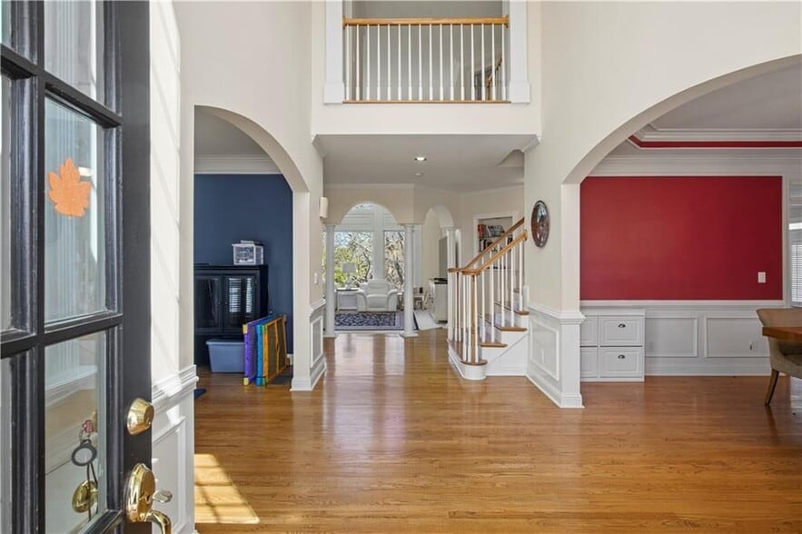 Building Photo - 5685 Lake Manor Trce