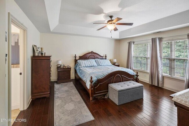 Building Photo - Luxury 5 Bedroom West Knox Home