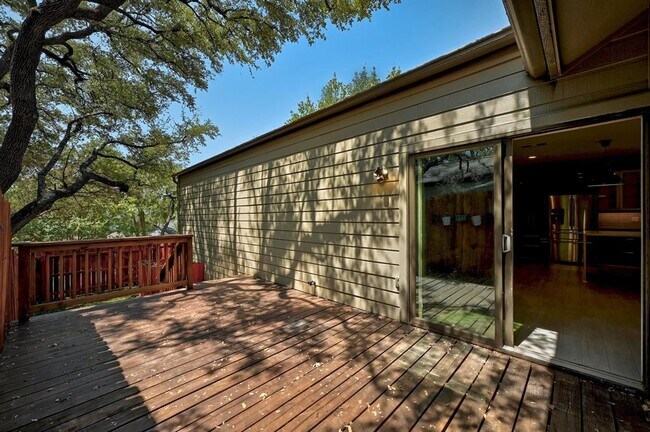 Building Photo - 5703 Eagle Cliff