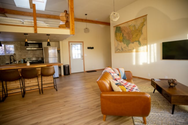 Building Photo - 5855 S View Rd