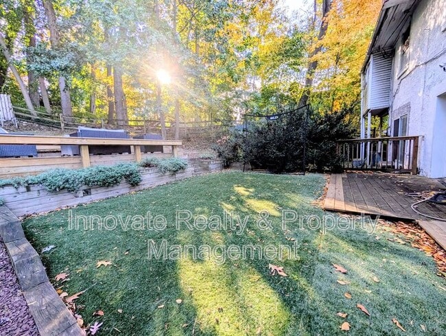 Building Photo - 6519 Lincoln Dr