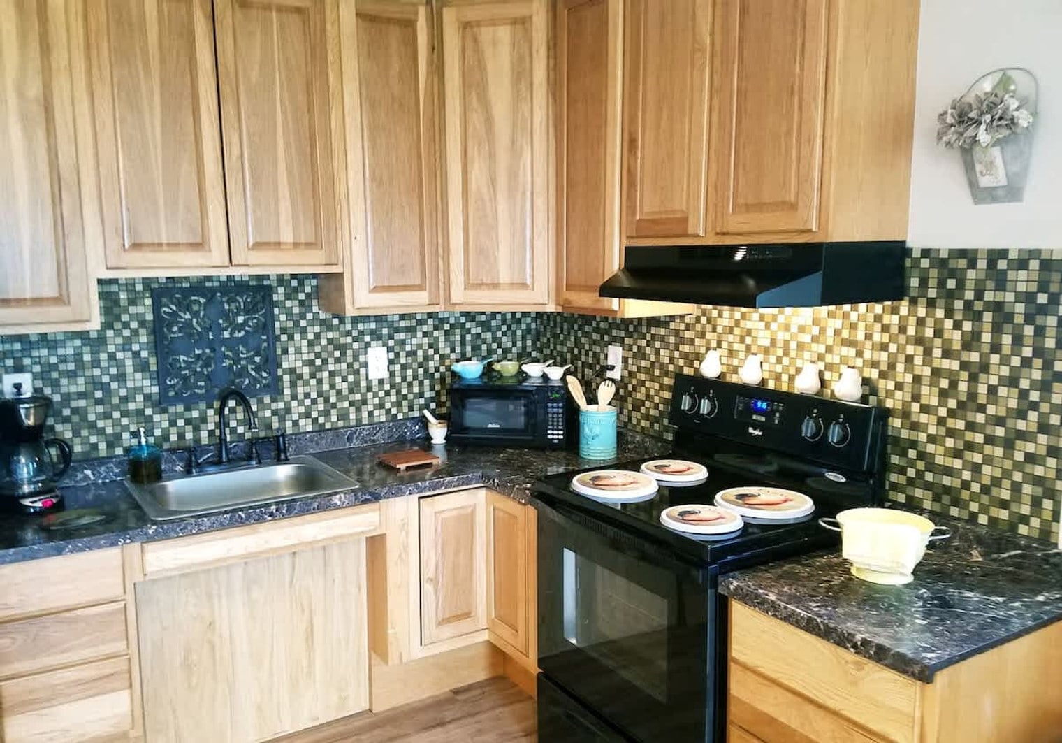 Building Photo - 6820 1/2 North Montana Avenue-SI ID1492821P