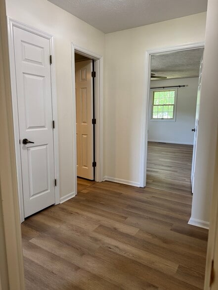 Building Photo - 1316 Oriole Dr