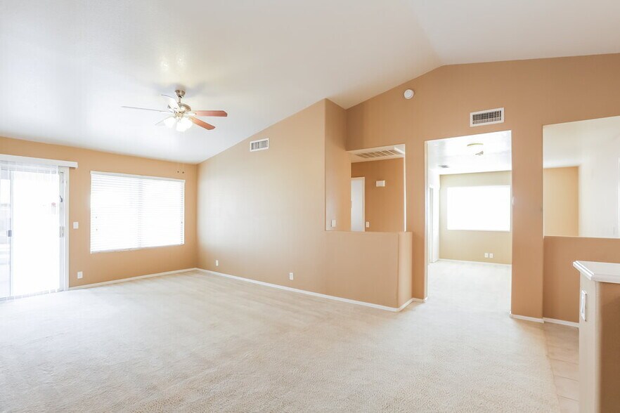 Building Photo - 2030 N 87th Dr