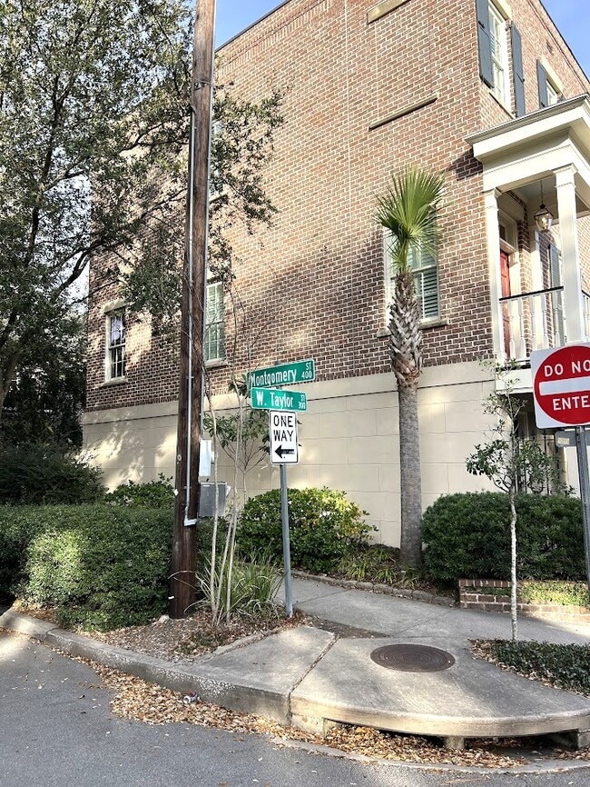 Building Photo - 429 Montgomery St