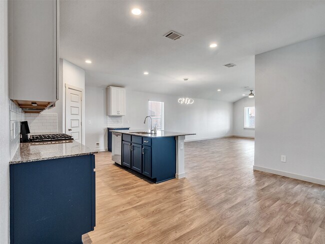 Building Photo - 10627 Great Basin Dr