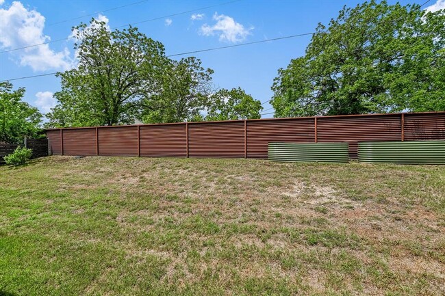 Building Photo - 224 Charli Cir