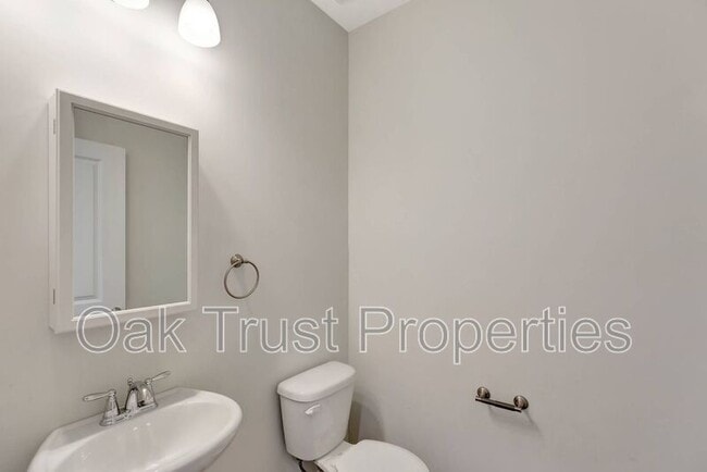 Building Photo - 215 Goshen Rd