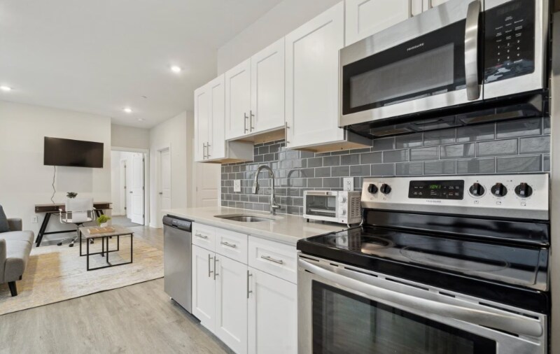 Building Photo - 1522-1532 W Girard Ave