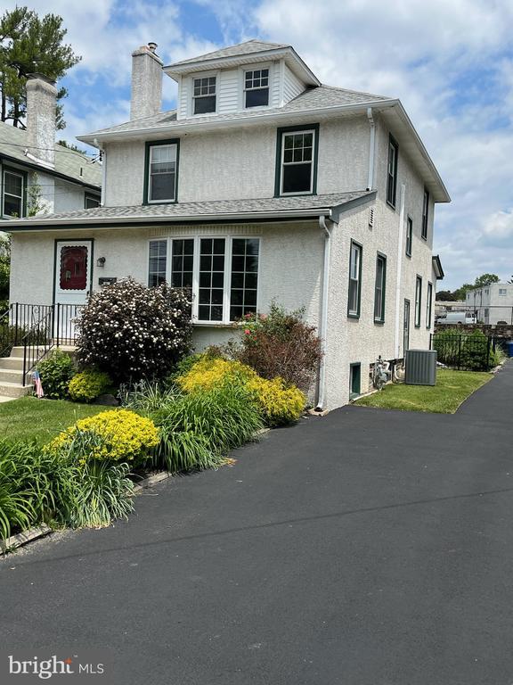 Primary Photo - 2317 Jenkintown Rd