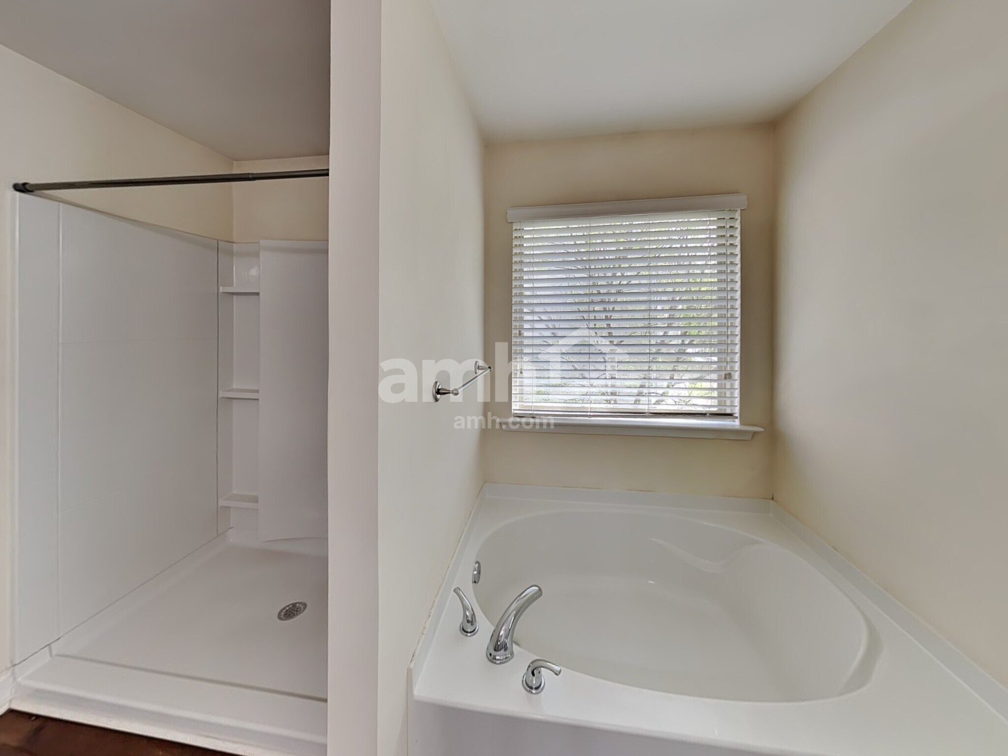 Building Photo - 2465 Beal St