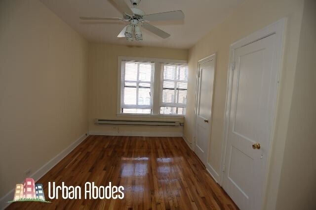 Building Photo - 545 W Wellington Ave