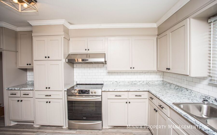 Building Photo - 3111 49th St