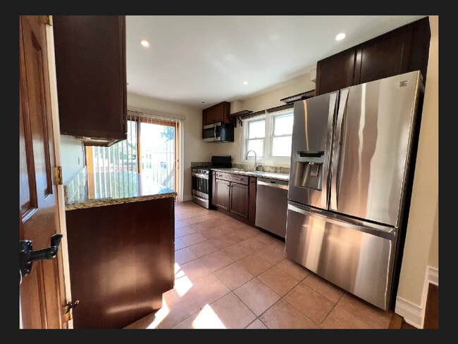 Kitchen - 8431 W 135th St