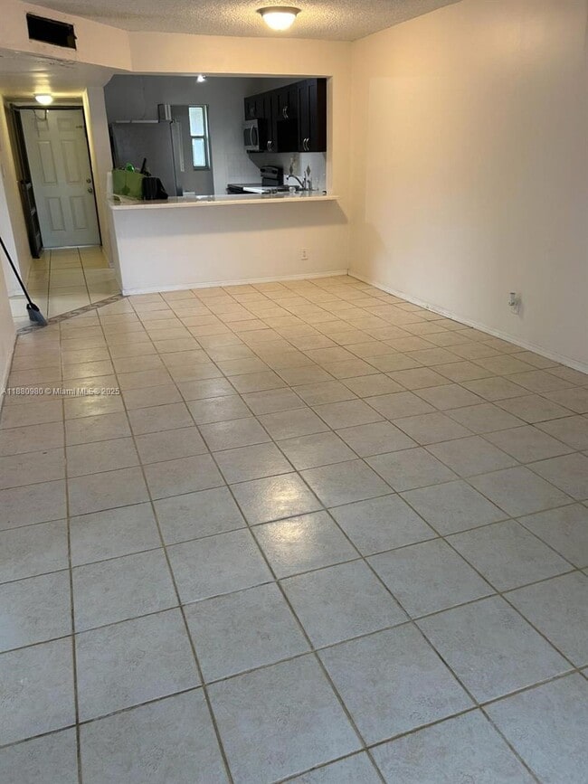 Building Photo - 7901 S Colony Cir