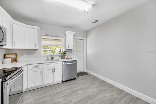 Building Photo - 4508 S 26th Ave