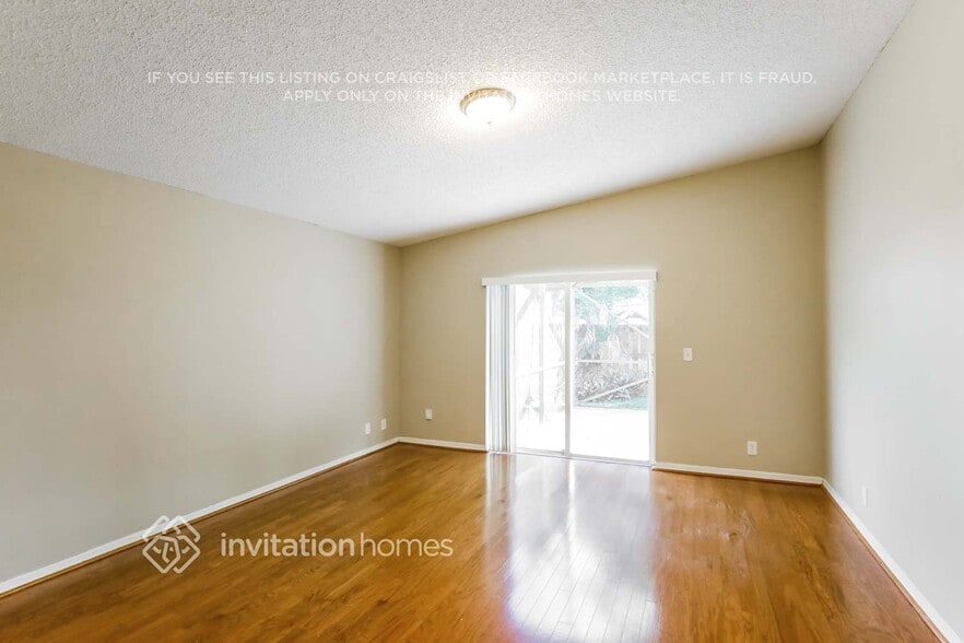 Building Photo - 10841 SW 14th Ct