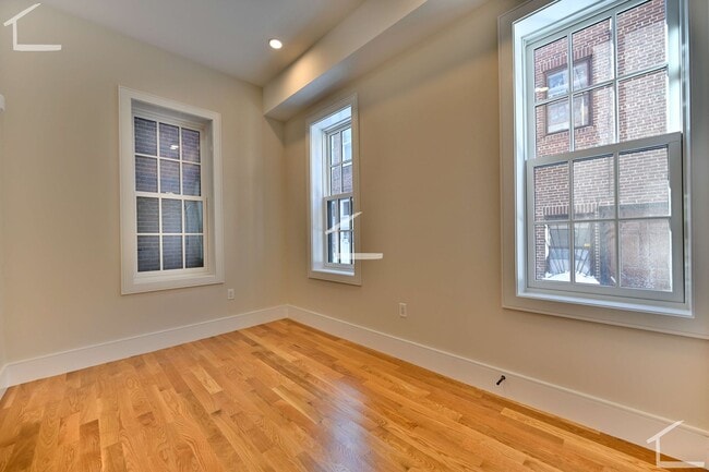 Building Photo - 16 Winchester St