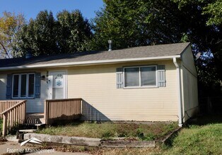 Building Photo - 2013/2015 Shirley