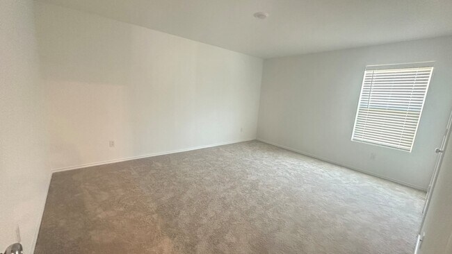 Building Photo - 3420 Flicker Ln