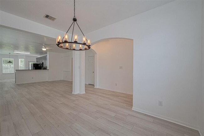 Building Photo - 23611 Plantation Pines Ln