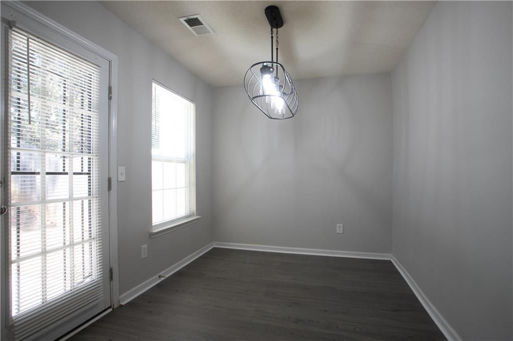 Building Photo - 645 Stadler Pointe