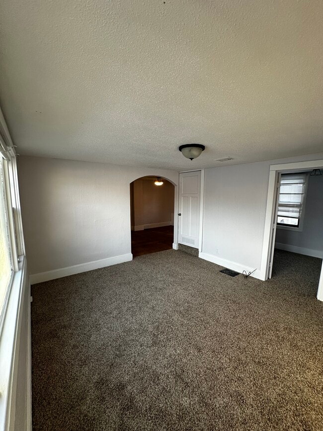 Building Photo - 305 S Western Ave