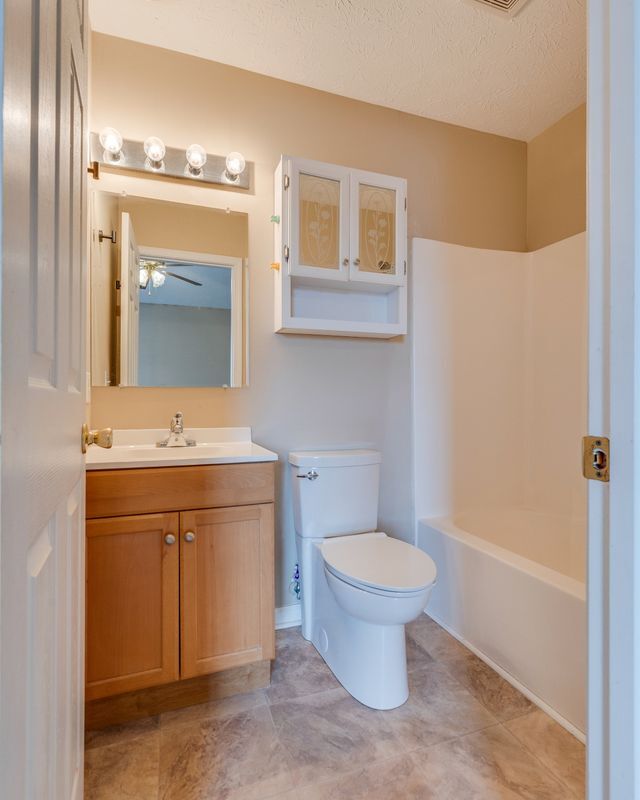 Building Photo - 659 Beaverview Dr