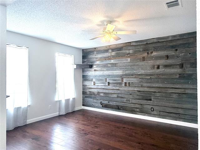 Building Photo - 10109 Samantha Dr