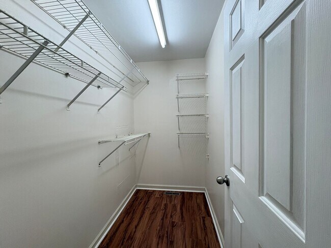 Building Photo - 3 Bedroom, 2 Bathroom House in Winston-Salem!