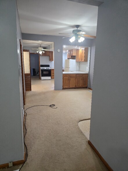 Building Photo - 12 W Mosher St