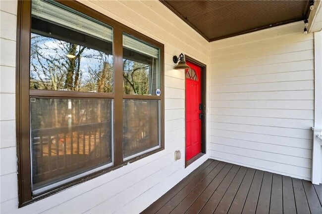 Building Photo - 991 Ada Ave NW