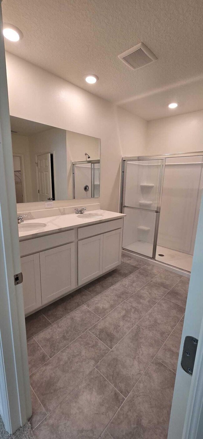 Building Photo - 528 Seafoam Cir