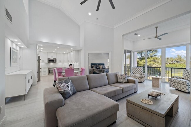 Building Photo - 3902 Fairway Dr N