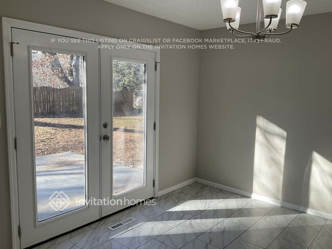 Building Photo - 3558 Pine Needle Dr SW