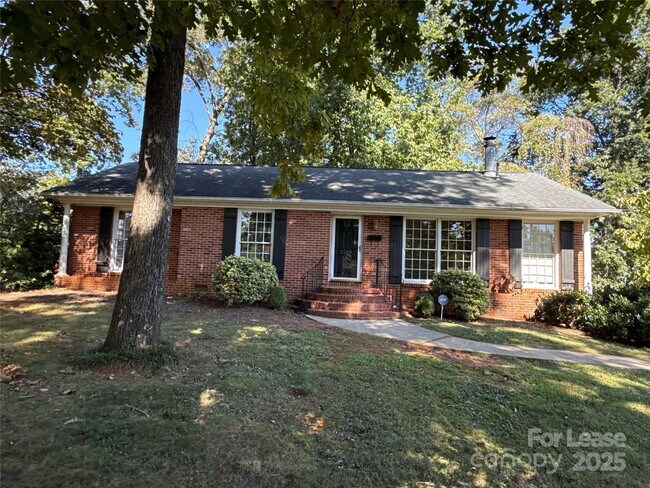 Primary Photo - 2209 Stonewood Dr